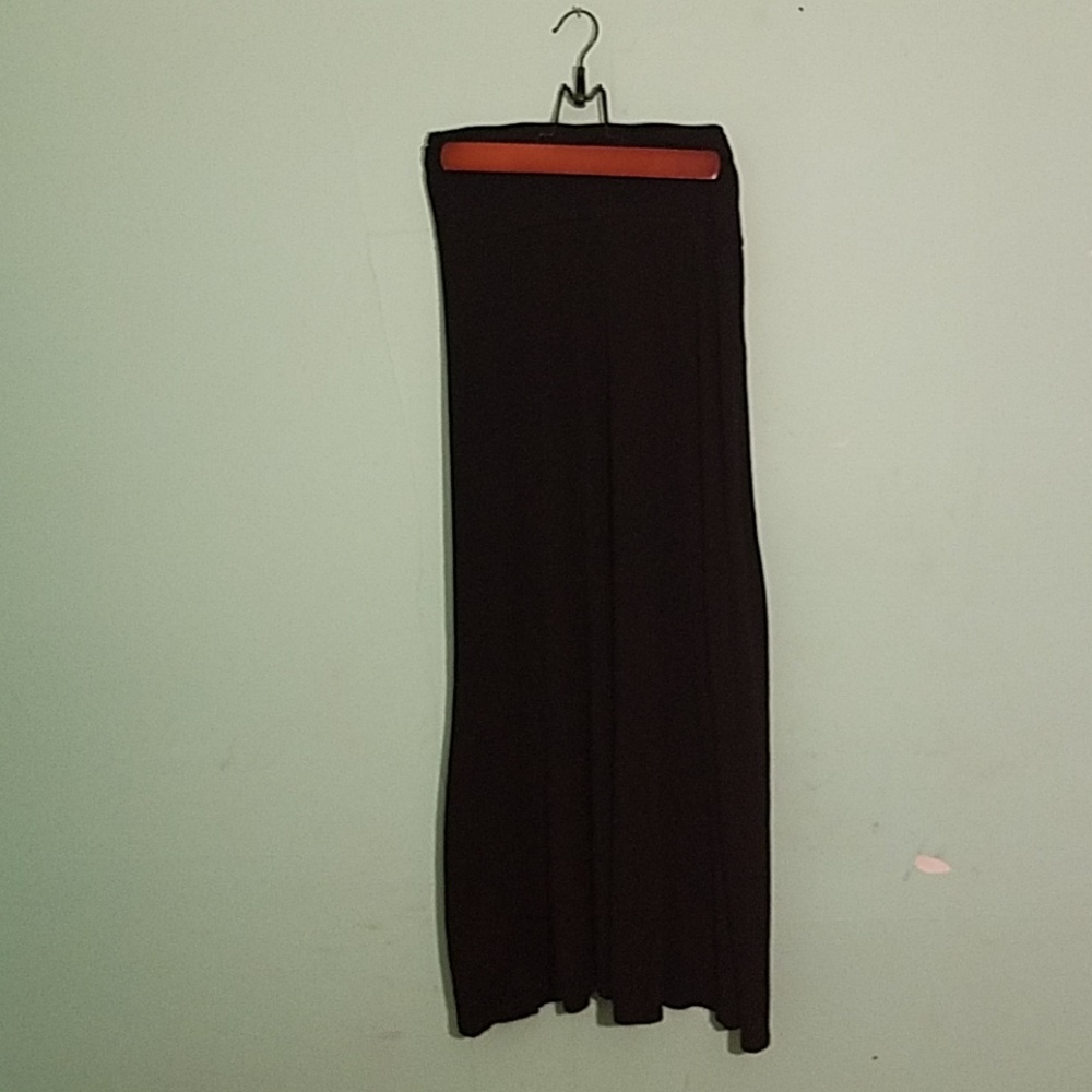 Floor length black.maxi skirt